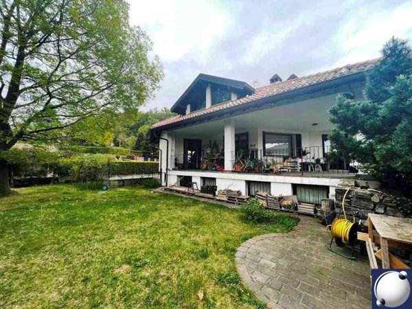 casa indipendente in vendita a Proserpio