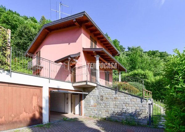 casa indipendente in vendita a Proserpio