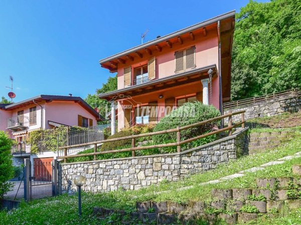 casa indipendente in vendita a Proserpio