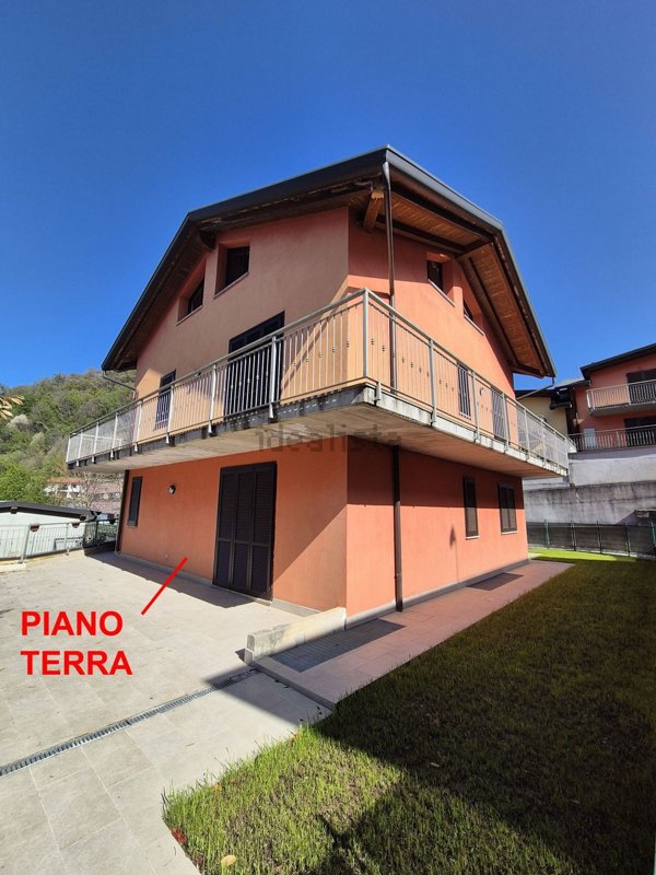 casa indipendente in vendita a Proserpio