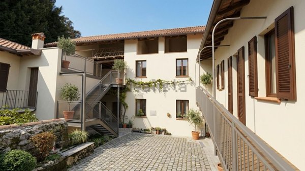 casale in vendita a Proserpio in zona Inarca
