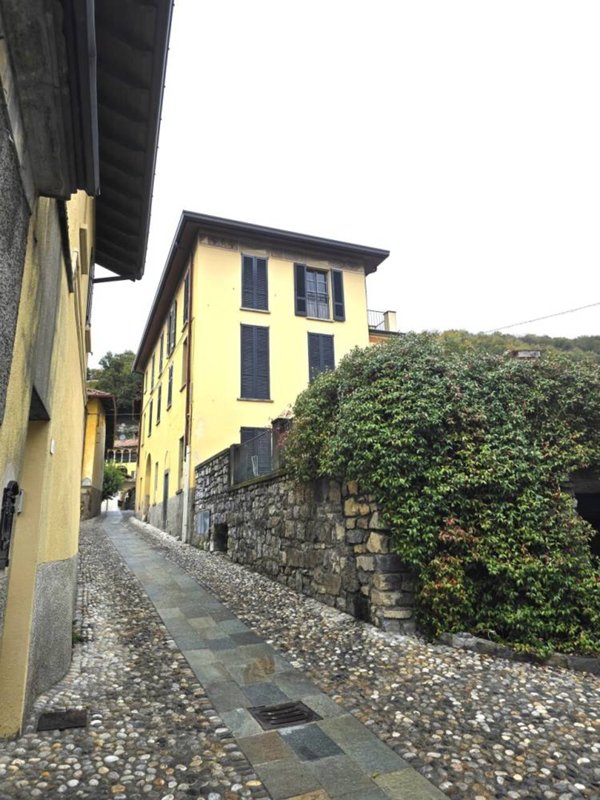 casa indipendente in vendita a Proserpio