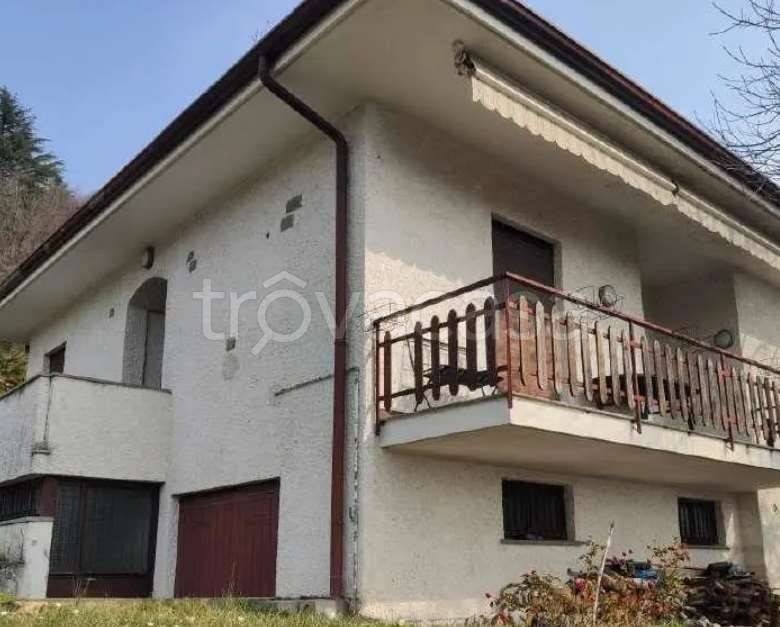 casa indipendente in vendita a Proserpio