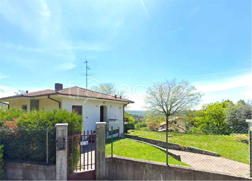 casa indipendente in vendita a Proserpio