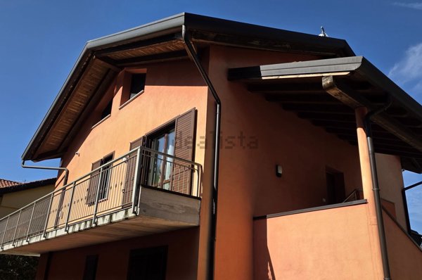 casa indipendente in vendita a Proserpio