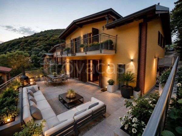 casa indipendente in vendita a Proserpio in zona Inarca