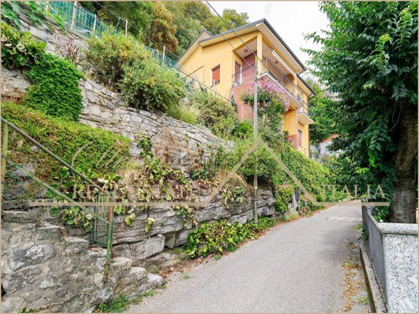 casa indipendente in vendita a Proserpio in zona Inarca
