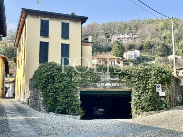 casa indipendente in vendita a Proserpio in zona Inarca