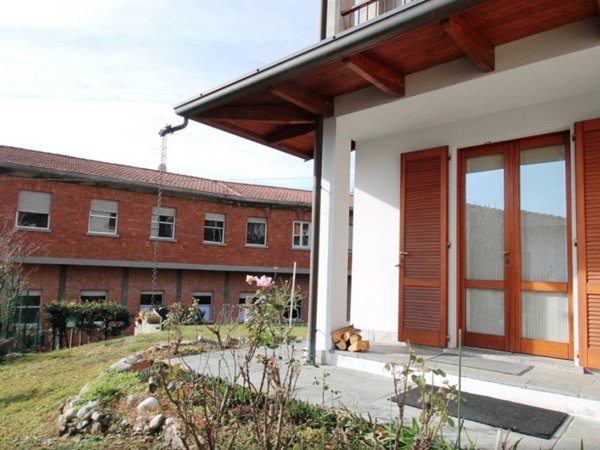 casa indipendente in vendita a Pusiano