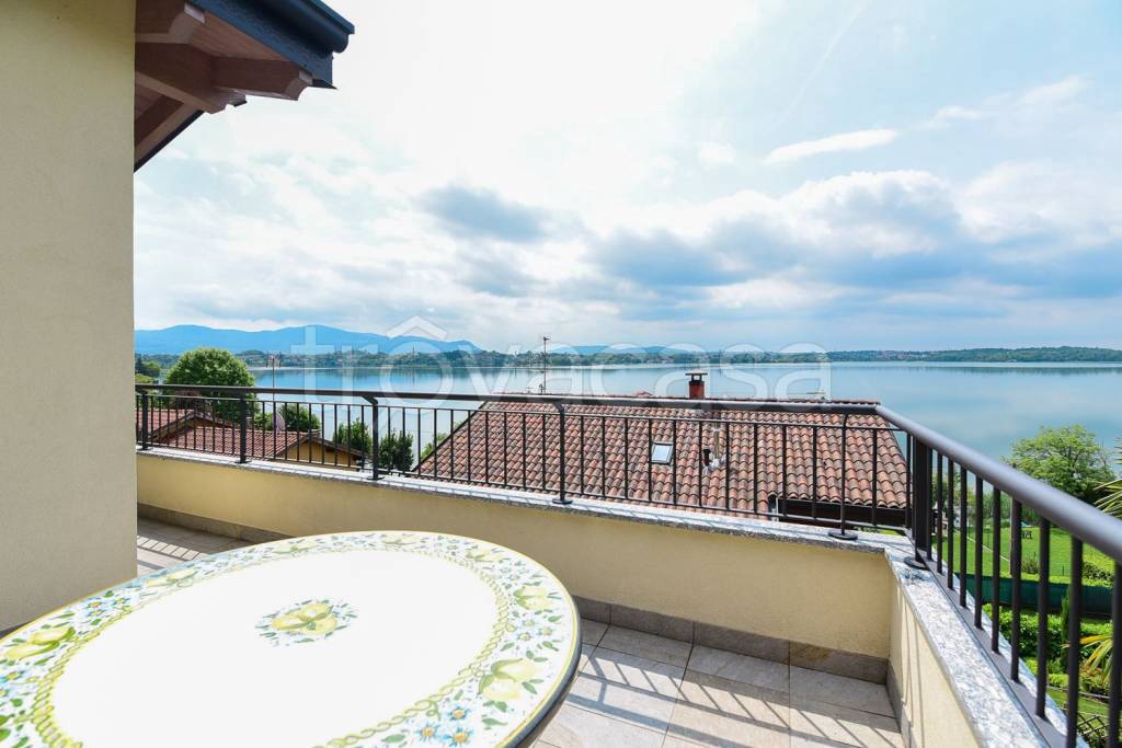 casa indipendente in vendita a Pusiano