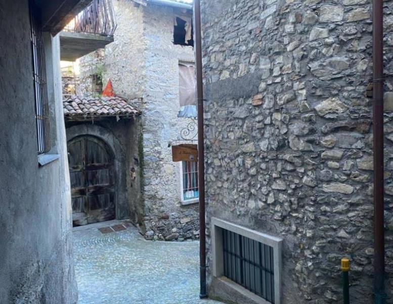 appartamento in vendita a Rezzago