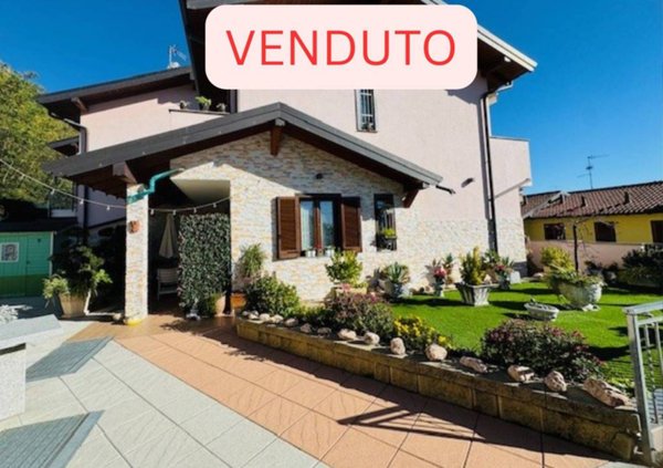 casa indipendente in vendita a Rodero