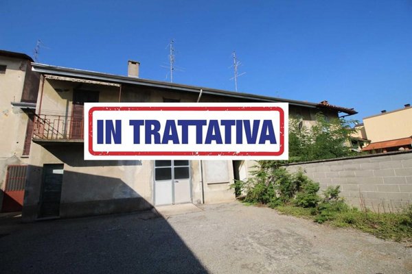 casa indipendente in vendita a Rovellasca