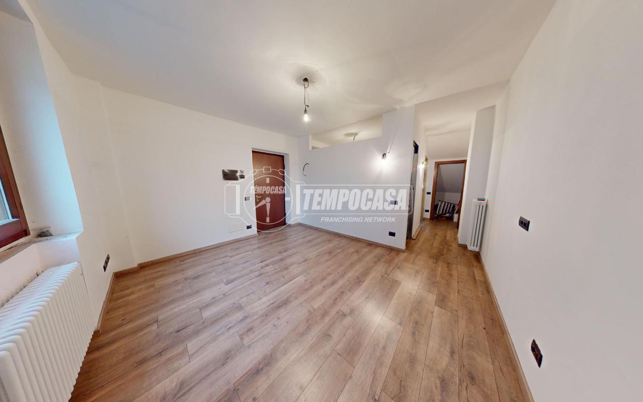 appartamento in vendita a Rovellasca