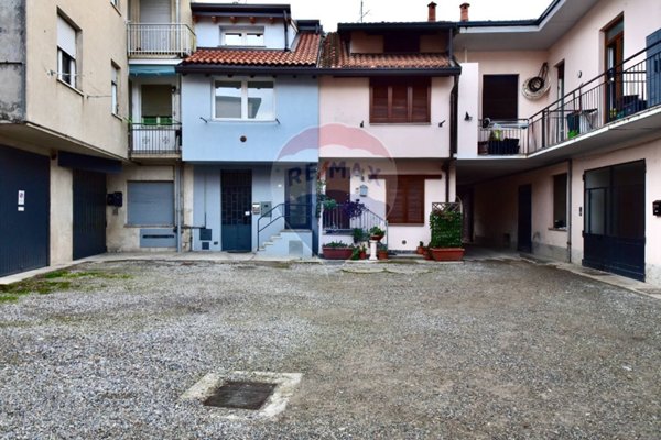 casa indipendente in vendita a Rovellasca