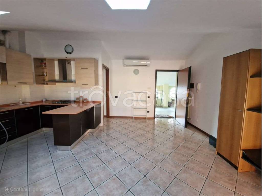 appartamento in vendita a Rovellasca