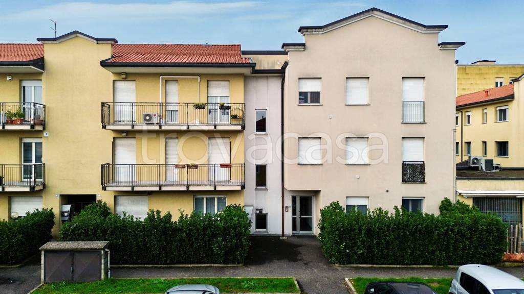 appartamento in vendita a Rovellasca