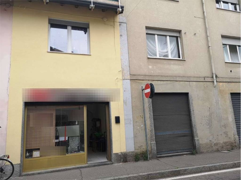 negozio in vendita a Rovellasca