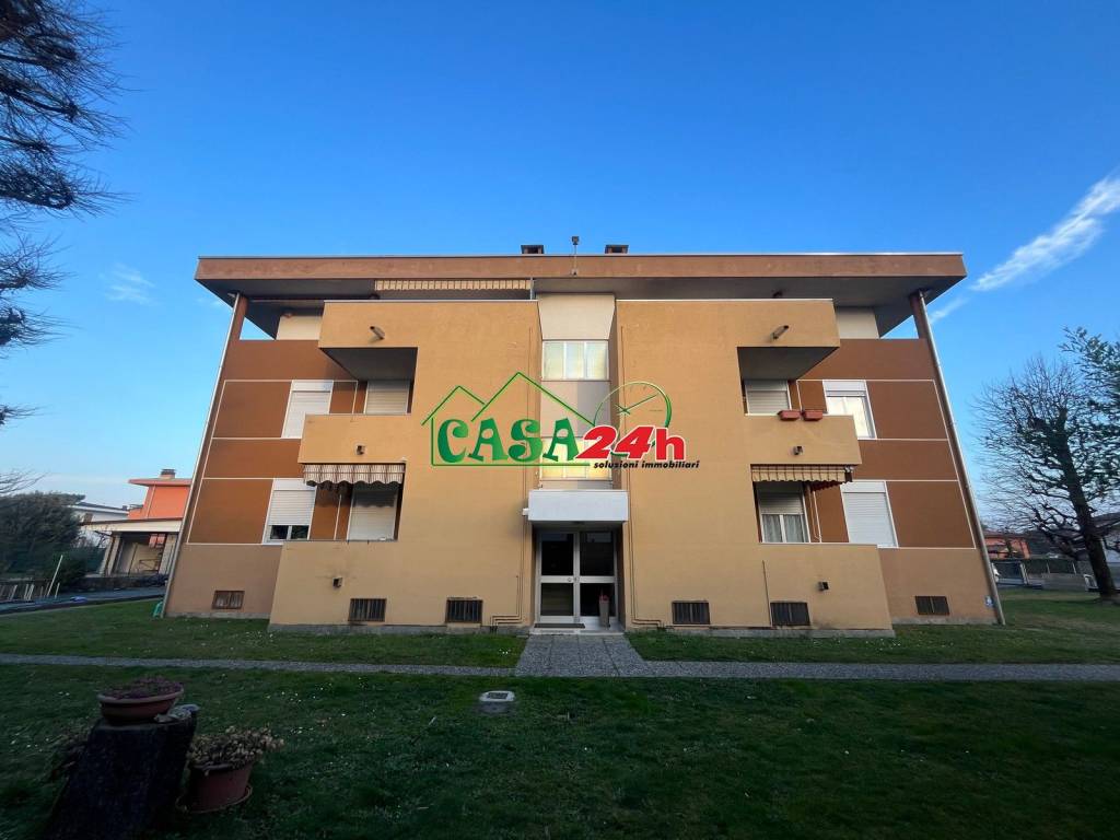 appartamento in vendita a Rovellasca