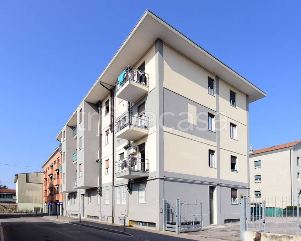 appartamento in vendita a Rovellasca