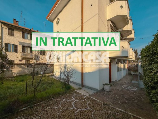 casa indipendente in vendita a Rovellasca