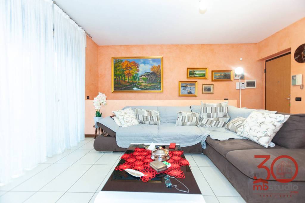 appartamento in vendita a Rovellasca