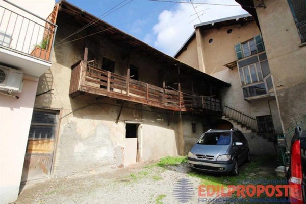 casa indipendente in vendita a Rovellasca