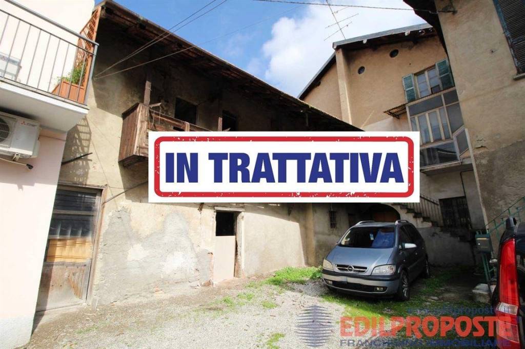 casa indipendente in vendita a Rovellasca