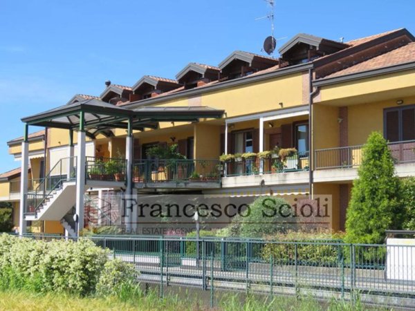 appartamento in vendita a Rovellasca