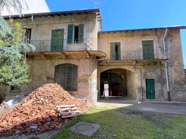casa indipendente in vendita a Rovellasca