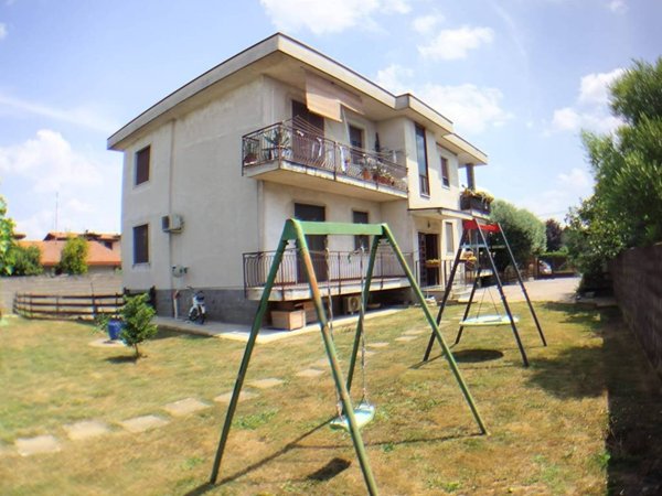casa indipendente in vendita a Rovellasca