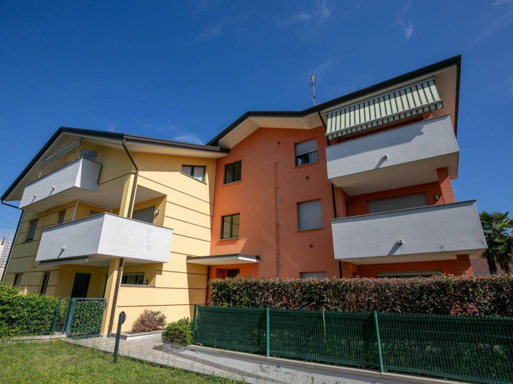 appartamento in vendita a Rovellasca