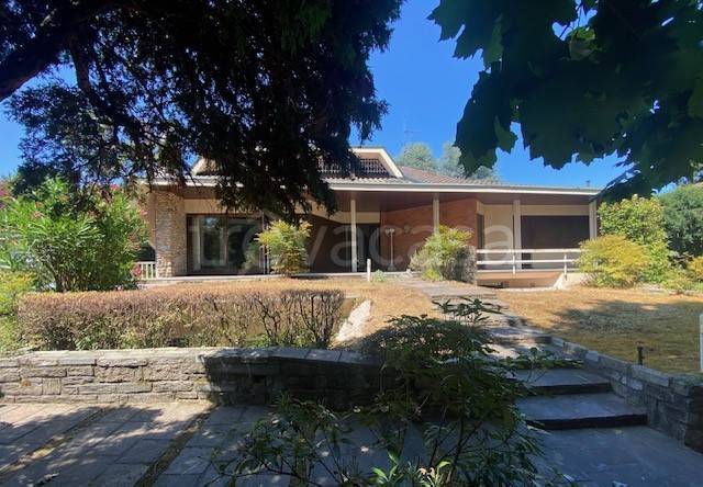 casa indipendente in vendita a Rovellasca