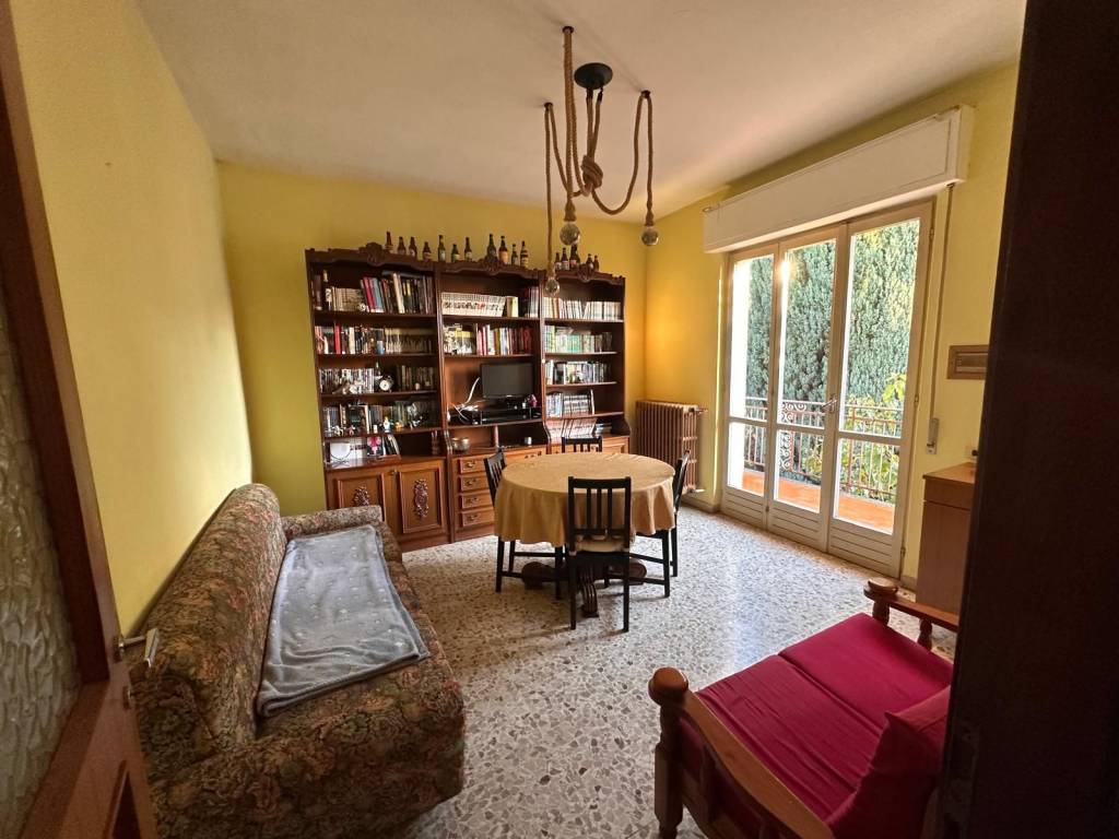 casa indipendente in vendita a Rovellasca