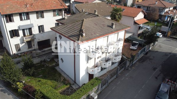 casa indipendente in vendita a Rovellasca