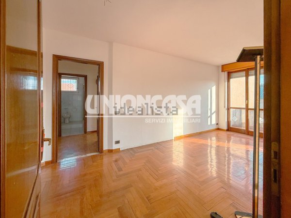 casa indipendente in vendita a Rovellasca