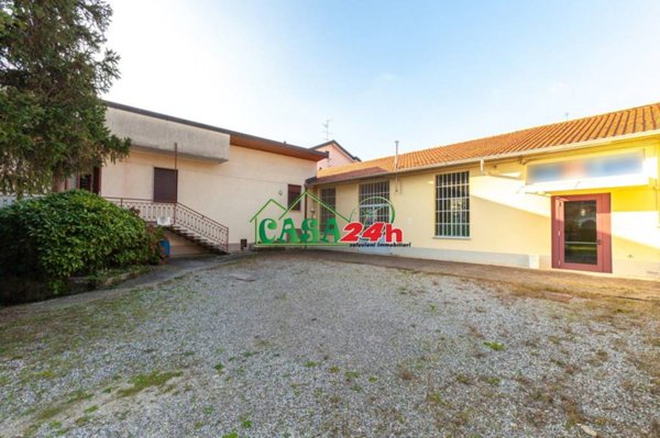 casa indipendente in vendita a Rovellasca