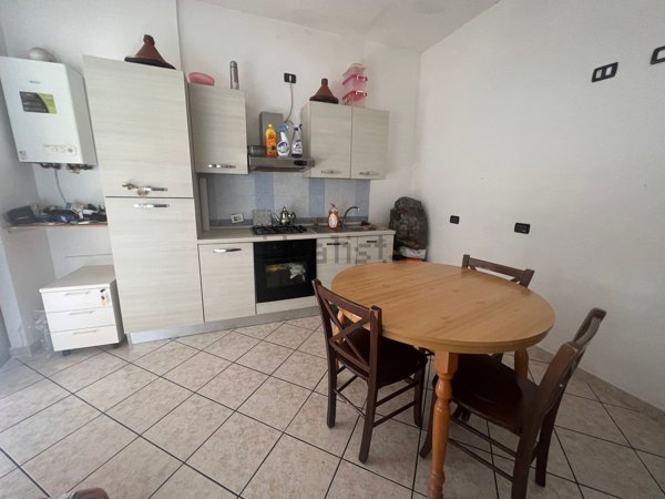 appartamento in vendita a Rovellasca in zona Manera