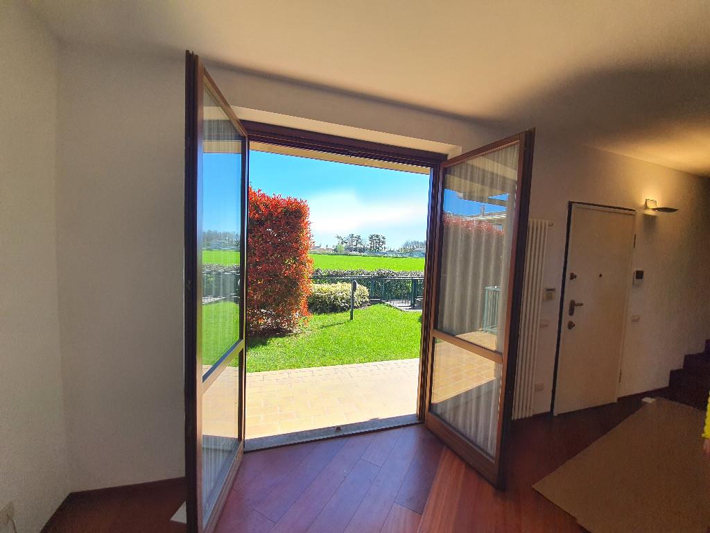 casa indipendente in vendita a Rovellasca