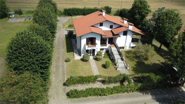 negozio in vendita a Rovellasca