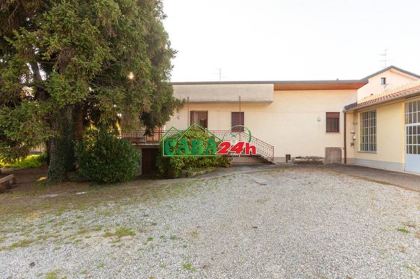 casa indipendente in vendita a Rovellasca