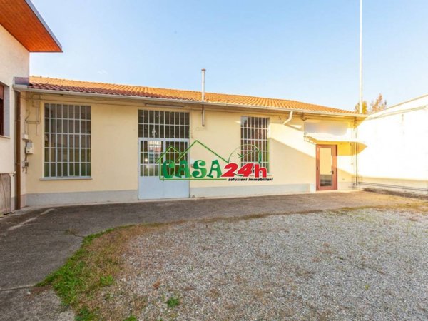 locale commerciale in vendita a Rovellasca