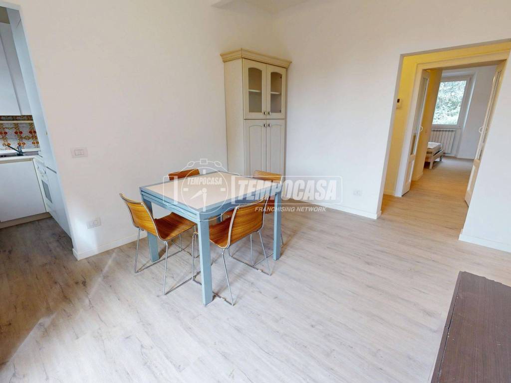 appartamento in vendita a Rovellasca in zona Manera