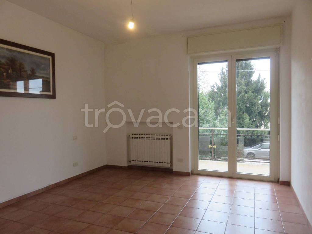 casa indipendente in vendita a Rovellasca