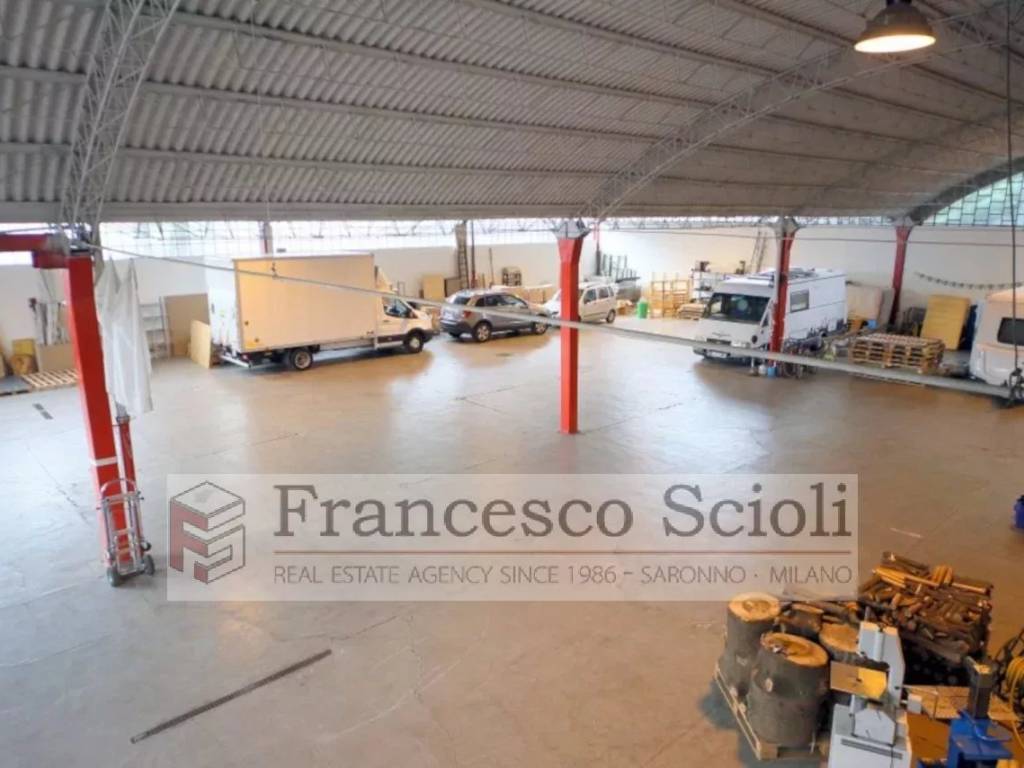 locale di sgombero in vendita a Rovellasca