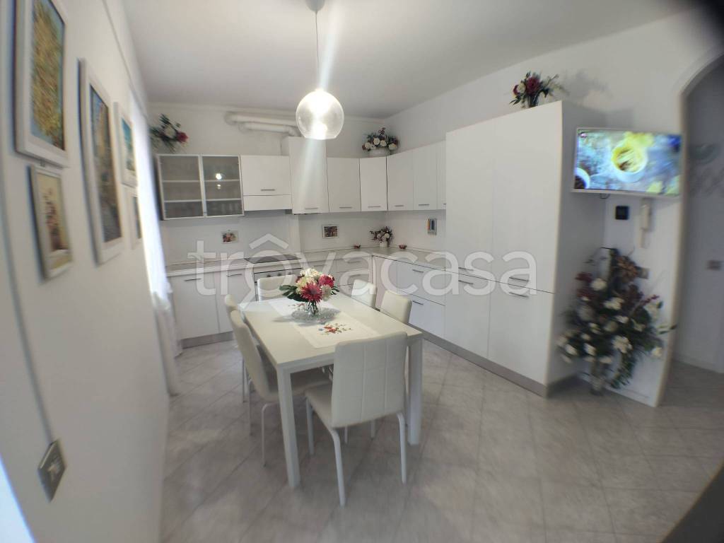 appartamento in vendita a Rovellasca