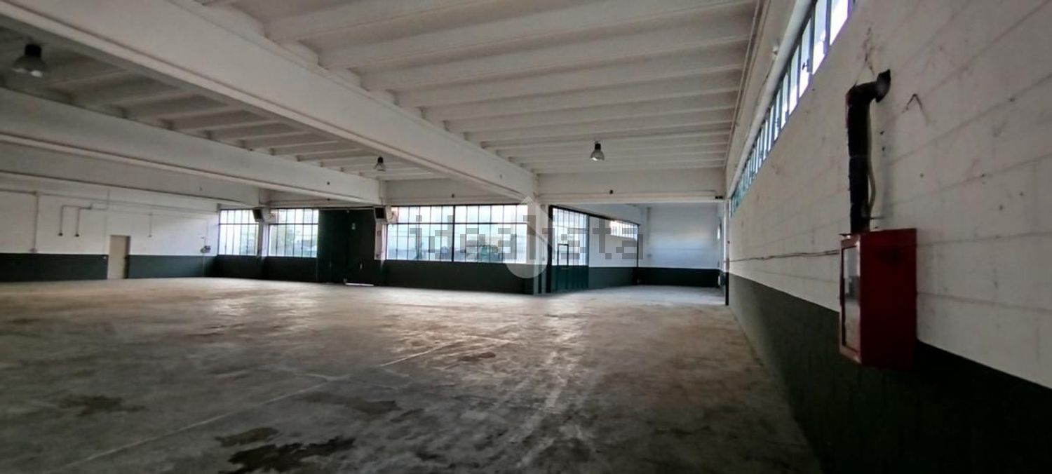 capannone in vendita a Rovellasca