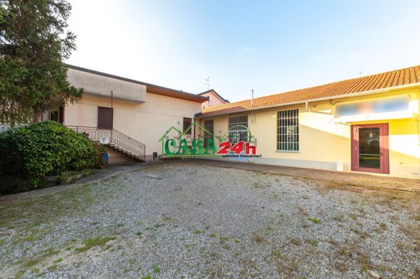 casa indipendente in vendita a Rovellasca