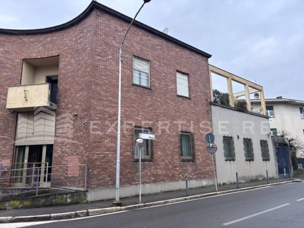 locale commerciale in vendita a Rovellasca