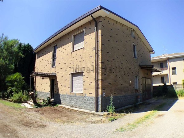 casa indipendente in vendita a Rovellasca